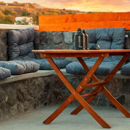 Blackstone Luxury Aparthotel Emporio (Santorini)