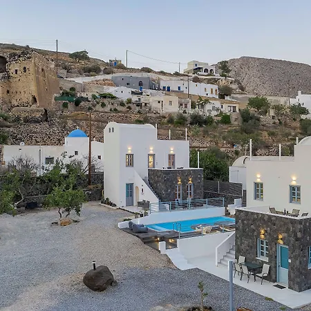 Blackstone Luxury Apartahotel Emporio (Santorini)