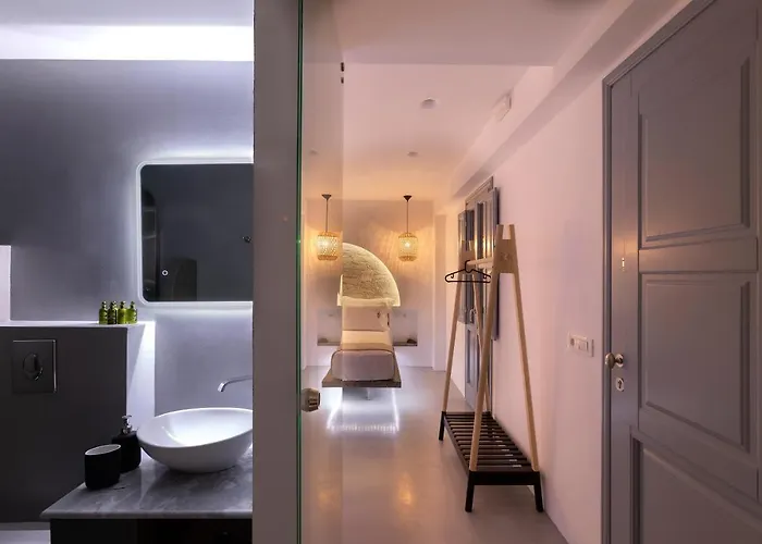 Blackstone Luxury Apart-hotel Emporio (Santorini)