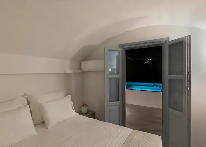 Blackstone Luxury Apart-hotel Emporio (Santorini)