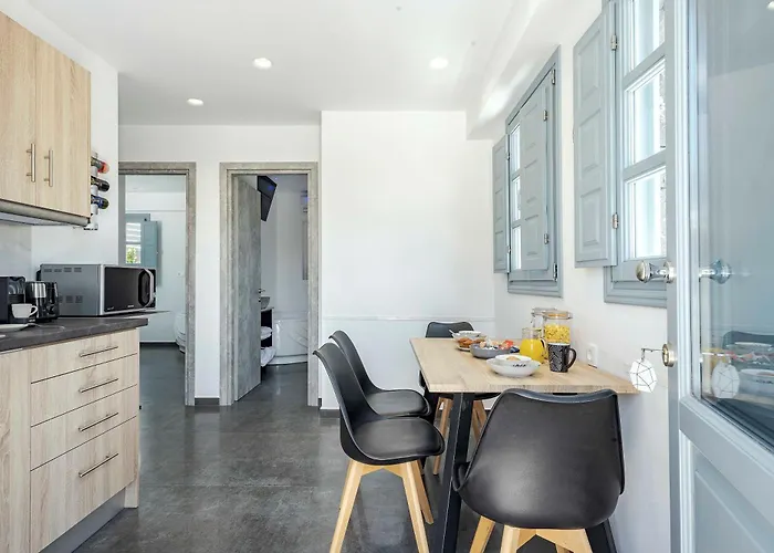 Blackstone Luxury 4* Emporio (Santorini)