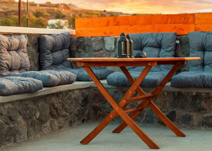 Blackstone Luxury Aparthotel Emporio (Santorini)