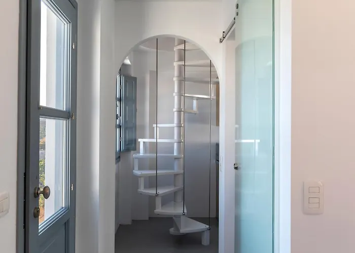 Blackstone Luxury 4* Emporio (Santorini)