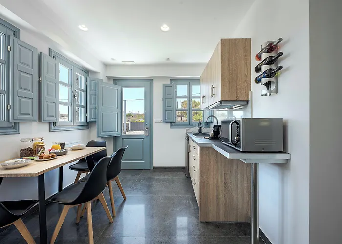 Blackstone Luxury 4* Emporio (Santorini)